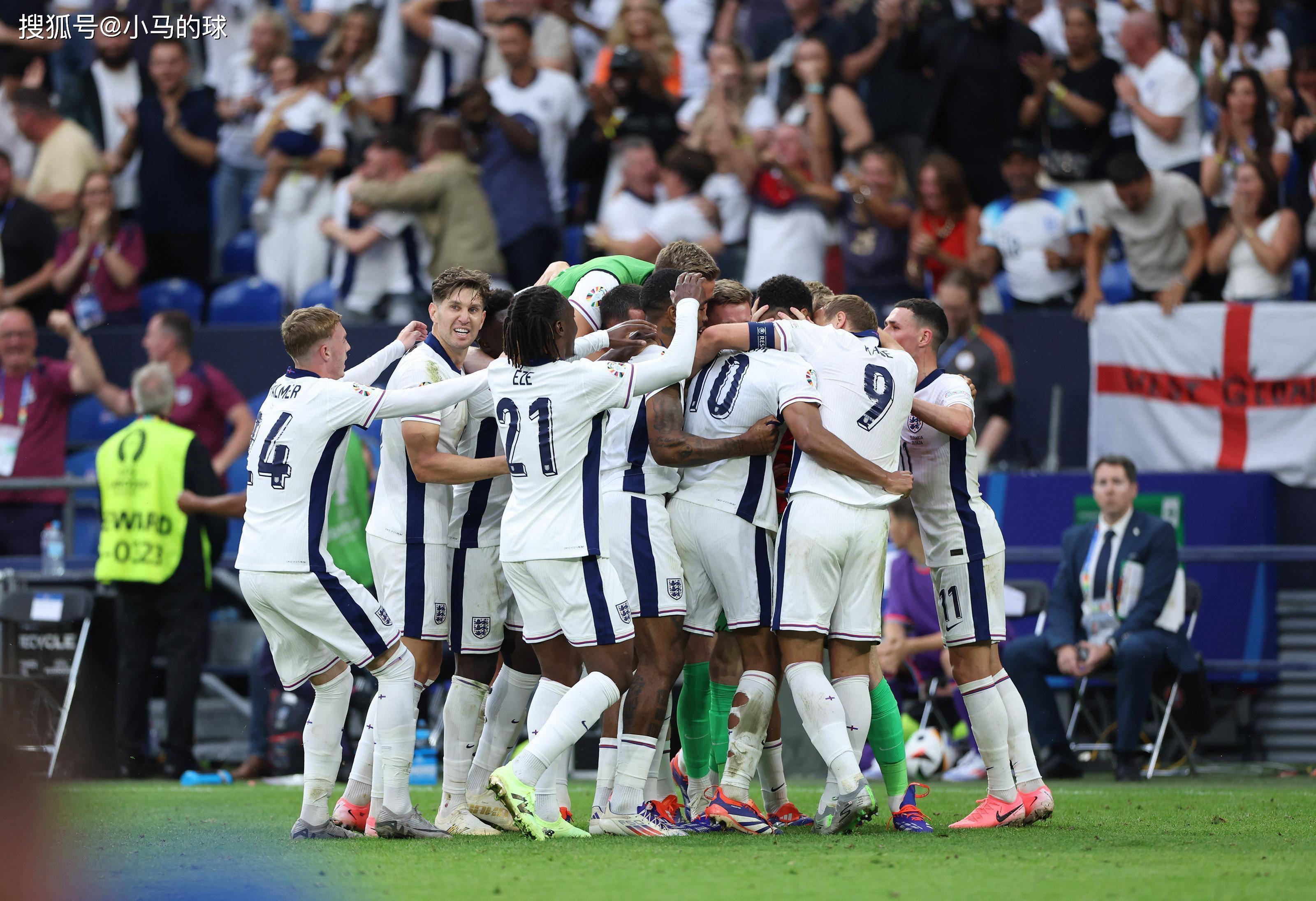 包含欧洲杯预选赛燃情开启，各国队伍角逐激烈的词条